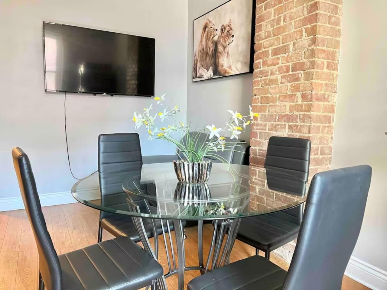 3bdr Penthouse, Rooftop And Bbq In Crescent Zz5 * Montreal